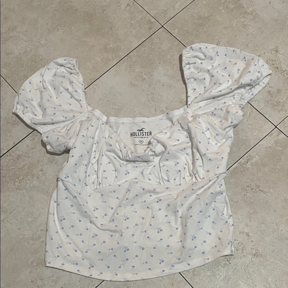 Hollister White and Blue Floral Blouse